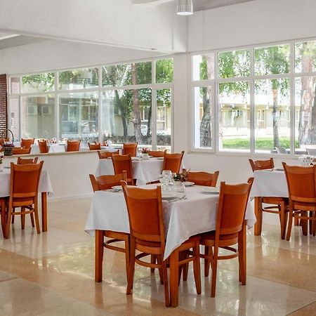 Hotel Siret סאטורן מראה חיצוני תמונה